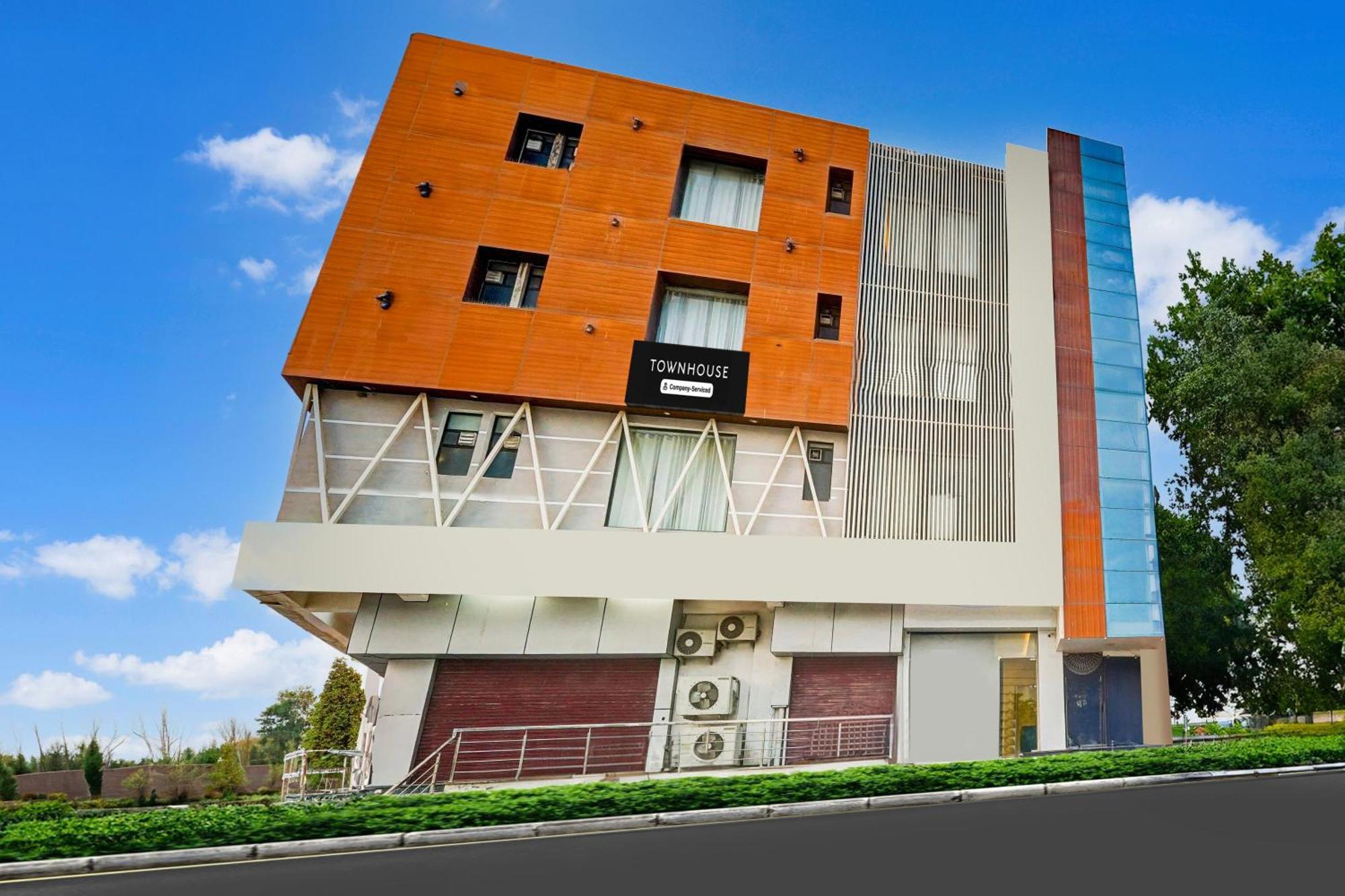 Super Townhouse Jagatpura Hotel Jaipur Exterior photo